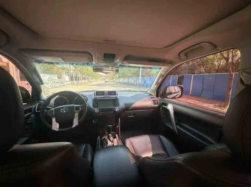 汕头17年丰田普拉多4