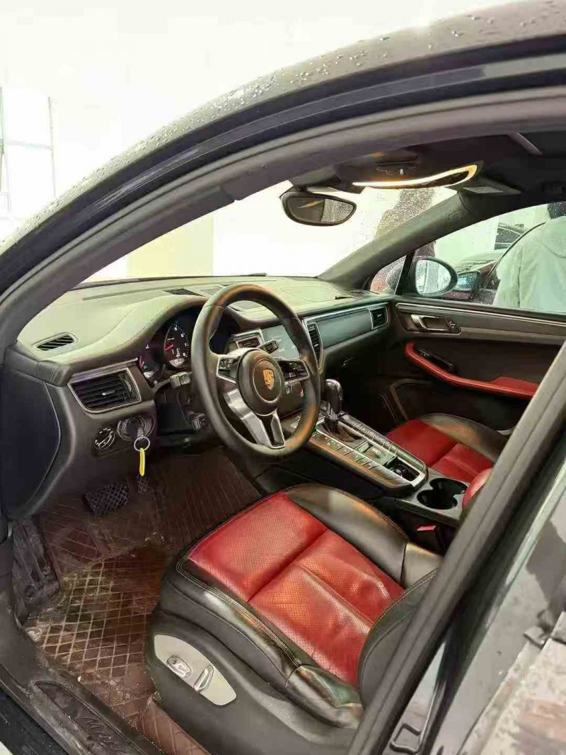 岳阳17年保时捷Macan5