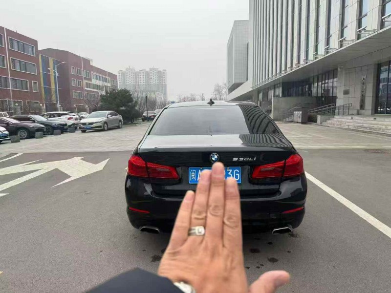潍坊17年宝马5系9