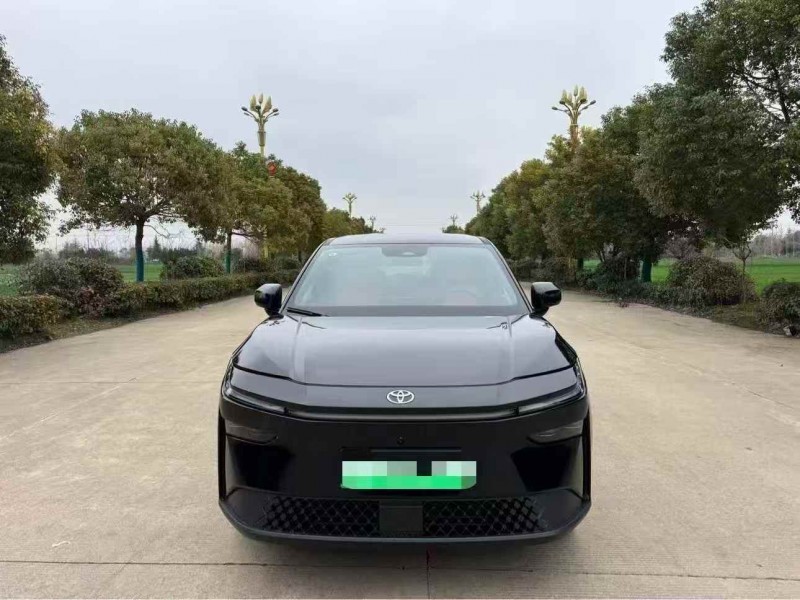 盐城25年丰田铂智1