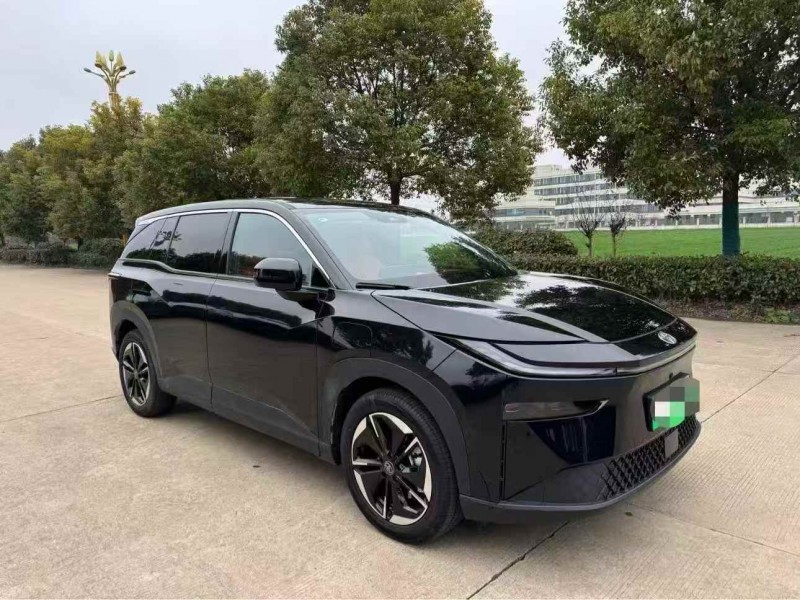 盐城25年丰田铂智3