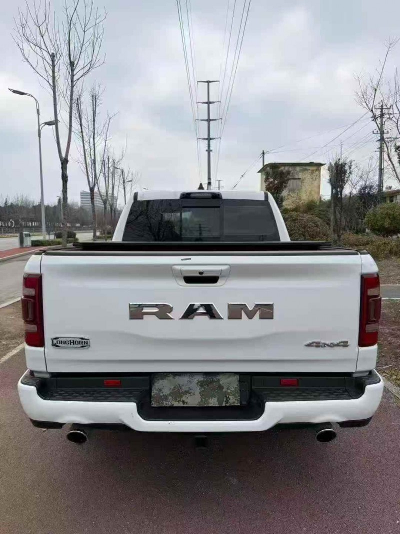 青岛24年道奇公羊8