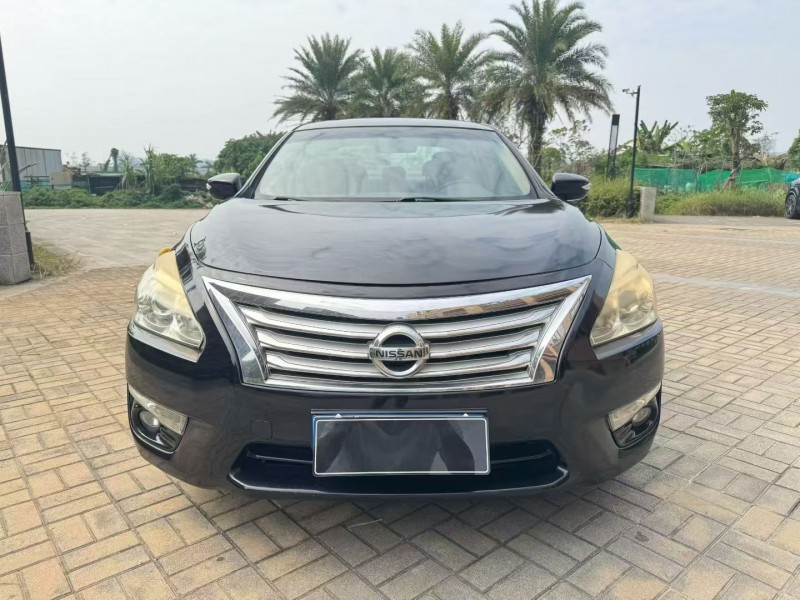 海口15年日產天籟1