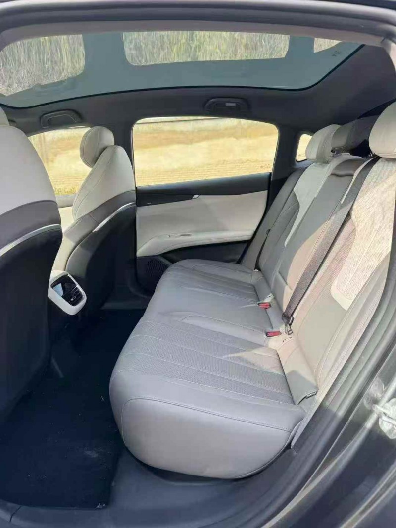 秦皇島25年長安汽車深藍5