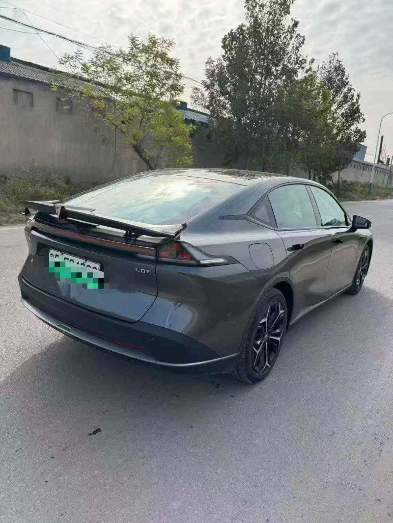 秦皇島25年長安汽車深藍7