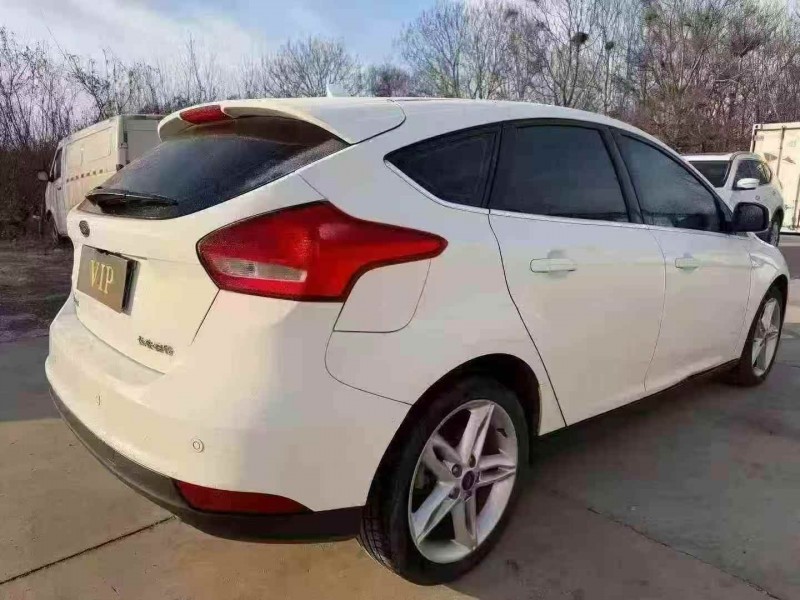 潍坊20年福特福克斯8