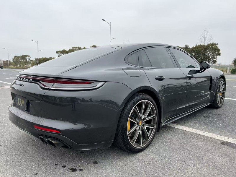 盐城22年保时捷帕拉梅拉9