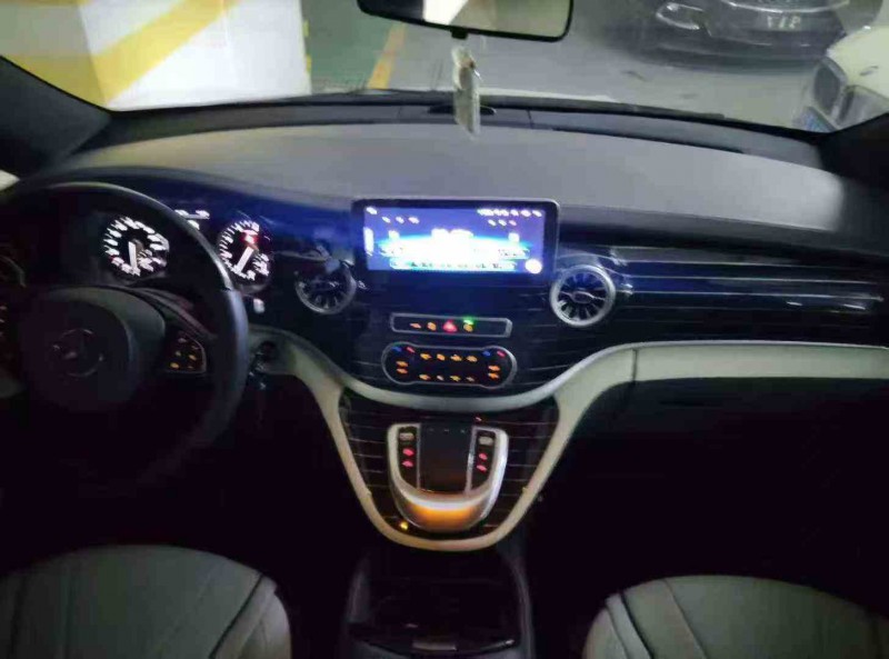 鄂州23年奔馳威霆5