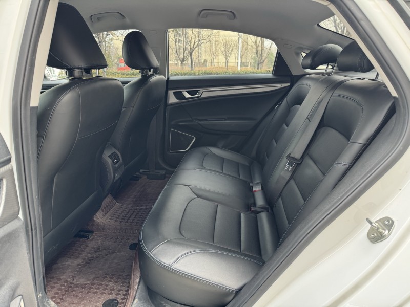 濟寧23年吉利帝豪6