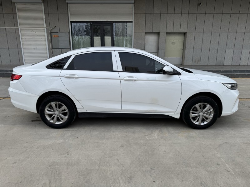 濟寧23年吉利帝豪7