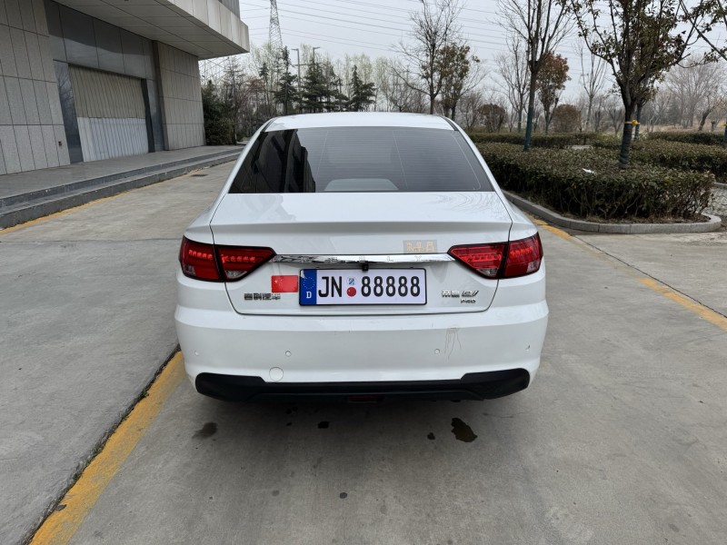 濟寧23年吉利帝豪9