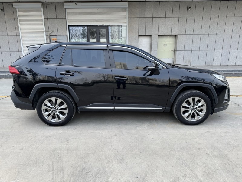 濟寧24年豐田威蘭達8