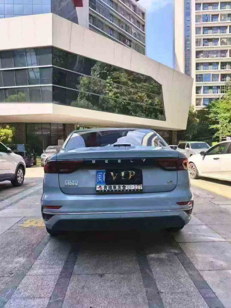 南平23年吉利帝豪8