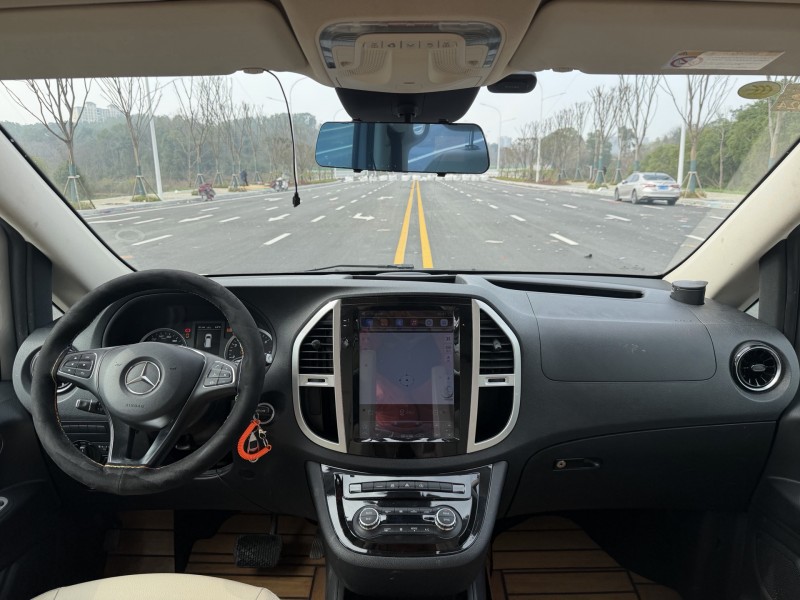 岳阳22年奔驰威霆4