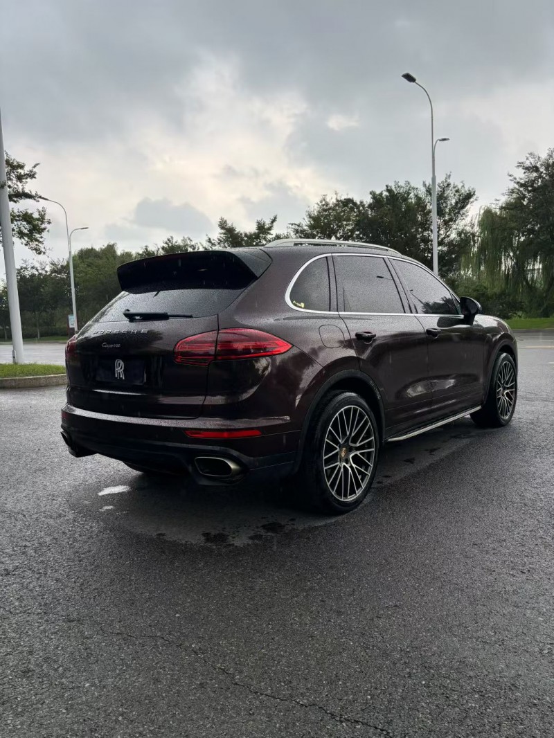 宿迁16年保时捷卡宴8