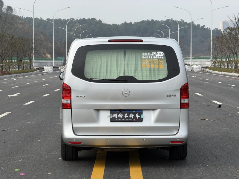 岳阳22年奔驰威霆5