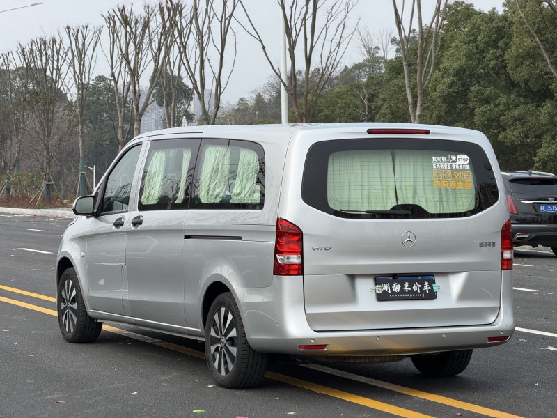 岳阳22年奔驰威霆8