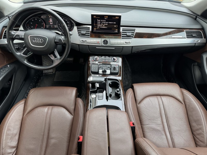 濟寧18年奧迪A8L4