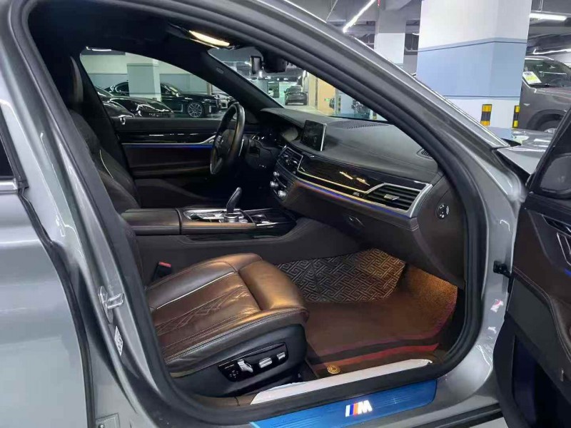 广州21年宝马7系7