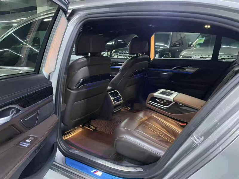 广州21年宝马7系8