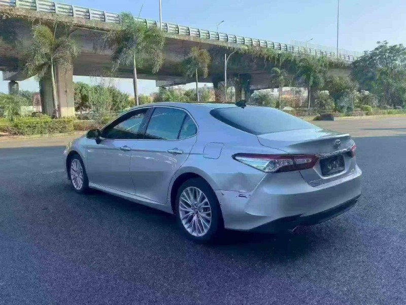 泉州20年丰田凯美瑞8