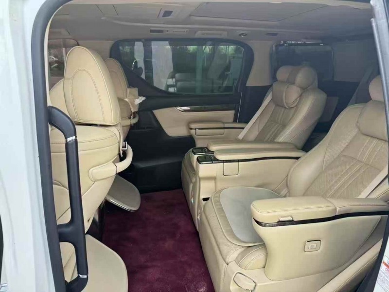 枣庄19年丰田威尔法5