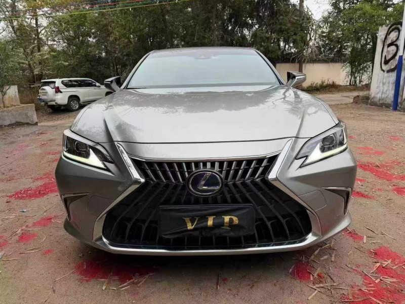 河源22年雷克萨斯ES1