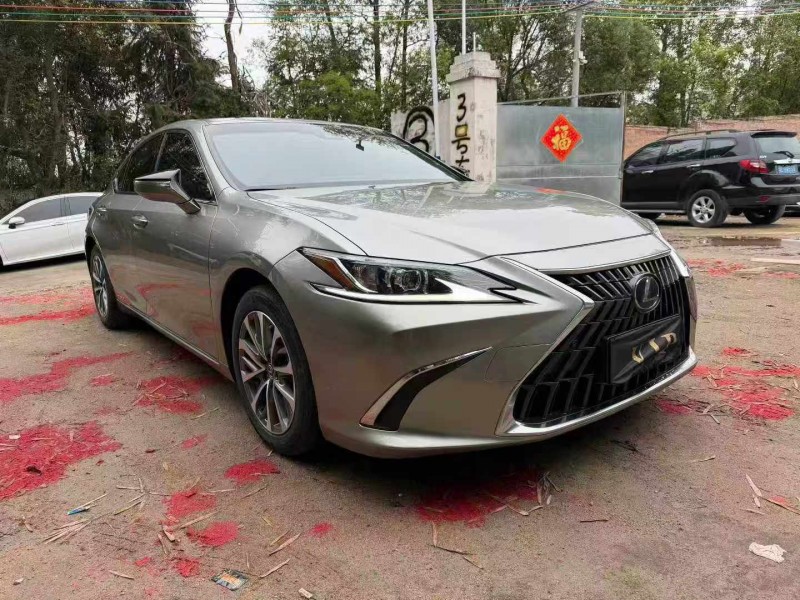 河源22年雷克萨斯ES2