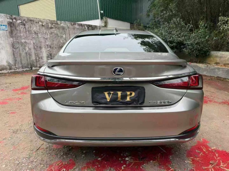 河源22年雷克萨斯ES8