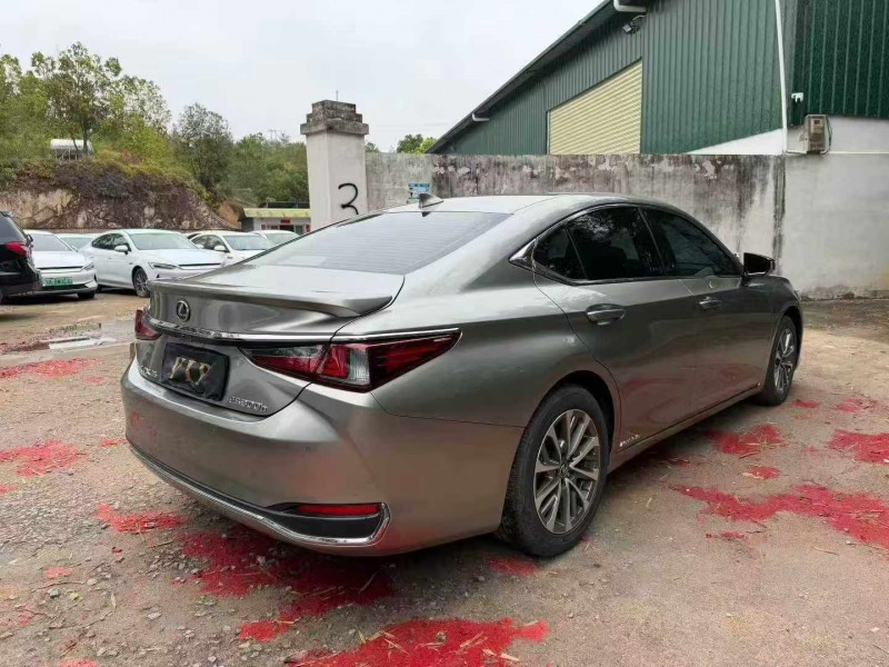 河源22年雷克萨斯ES9