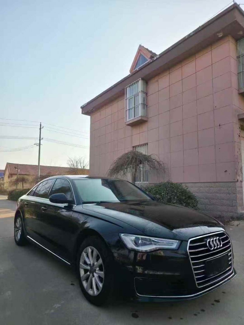 东营17年奥迪A8L3