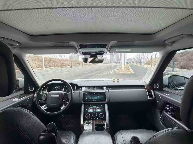 唐山20年路虎攬勝行政5