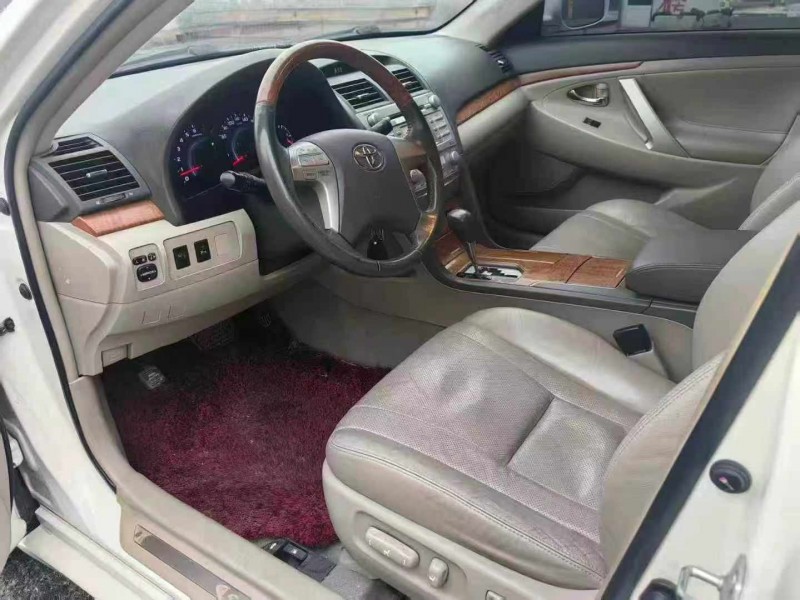 保定12年丰田凯美瑞6