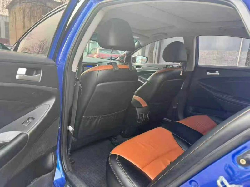 保定14年现代索纳塔4