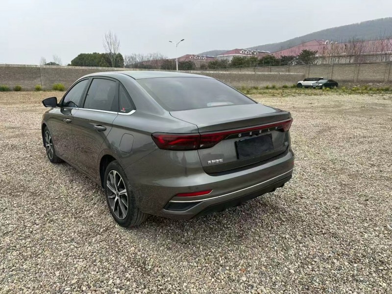 安阳21年吉利帝豪7