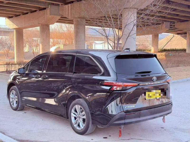 青島23年豐田塞納7