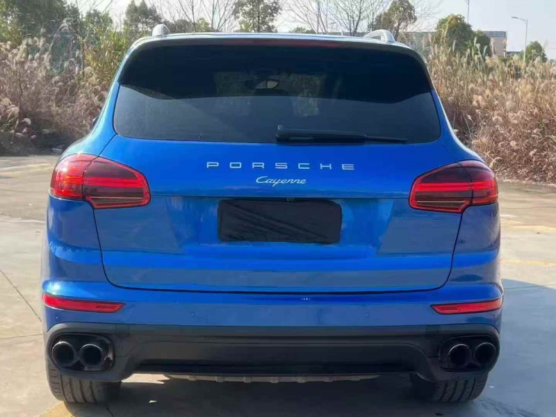 张家界17年保时捷卡宴9