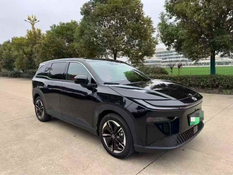 鹽城25年豐田鉑智3