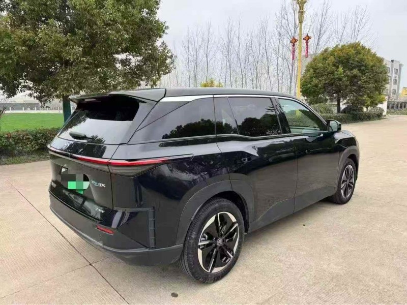 鹽城25年豐田鉑智8