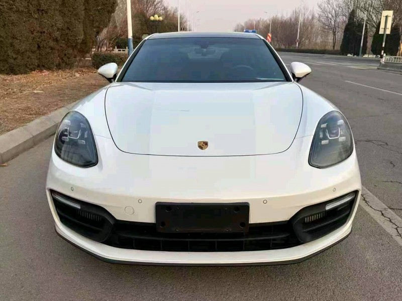 济南22年保时捷帕拉梅拉1