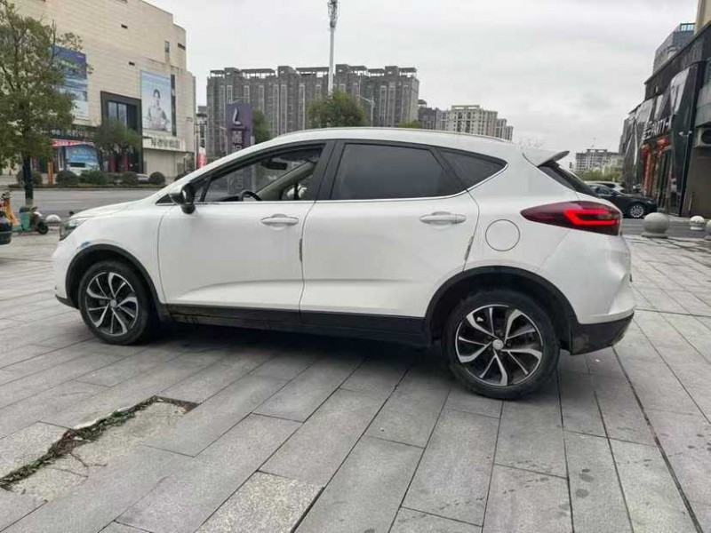 南昌21年吉利帝豪3