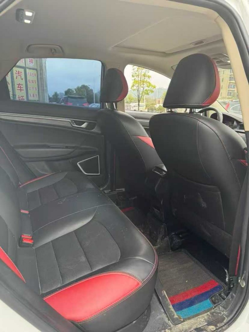 南昌21年吉利帝豪4