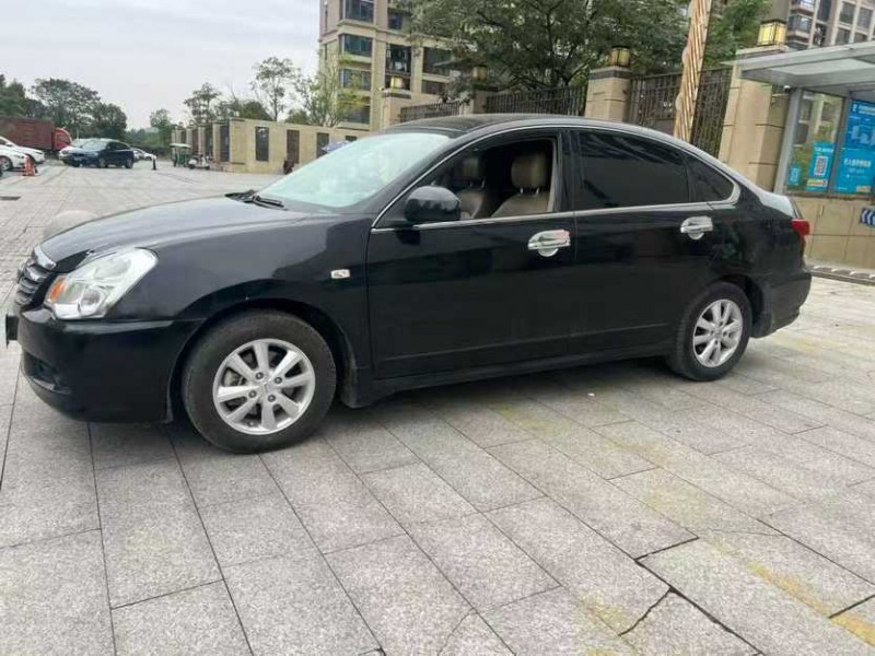 南昌17年日产轩逸3