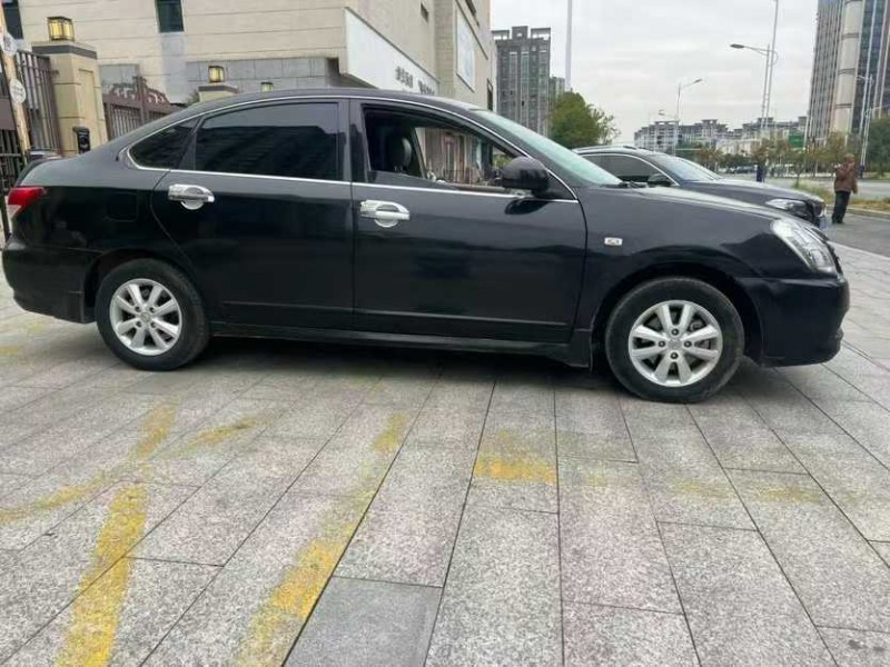 南昌17年日产轩逸5