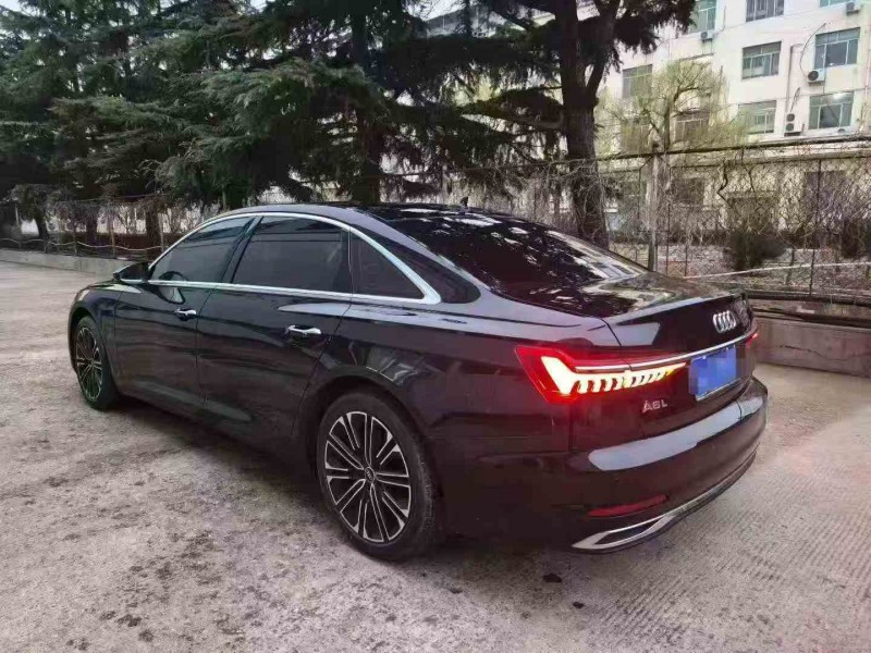 济宁23年奥迪A6L7