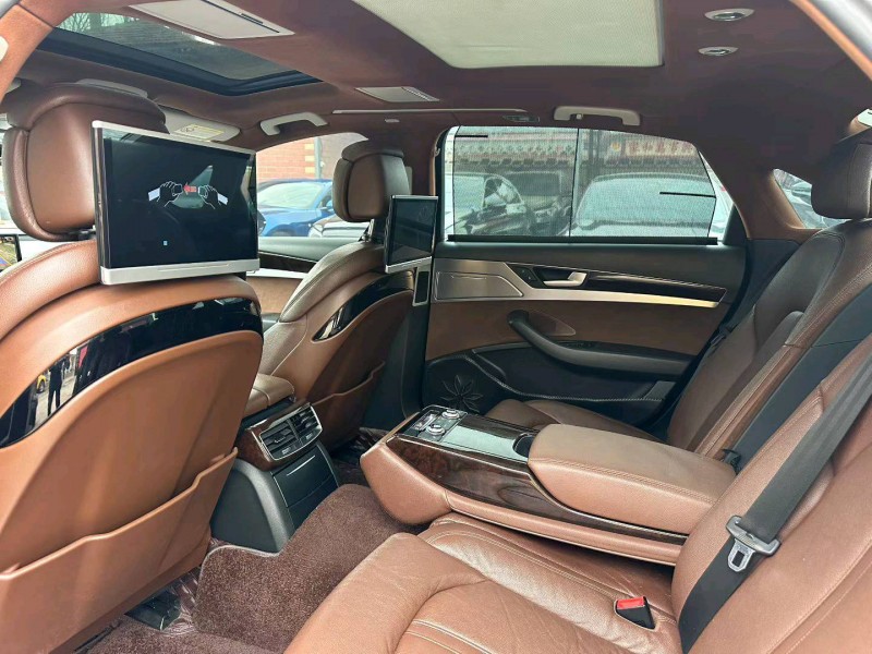 青岛16年奥迪A8L4