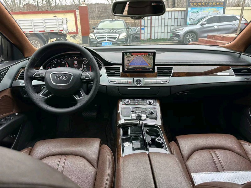 青岛16年奥迪A8L6