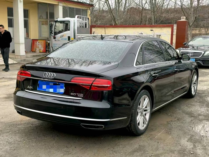 青岛16年奥迪A8L7