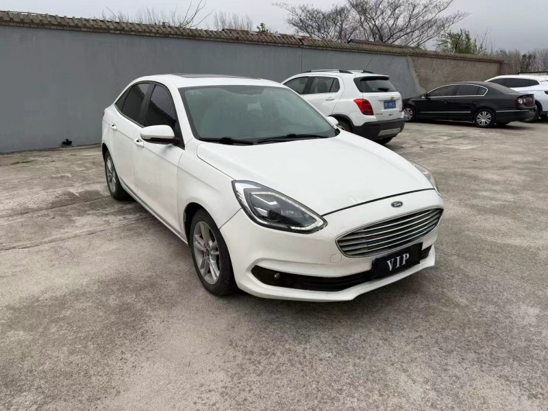 安阳21年福特福睿斯2