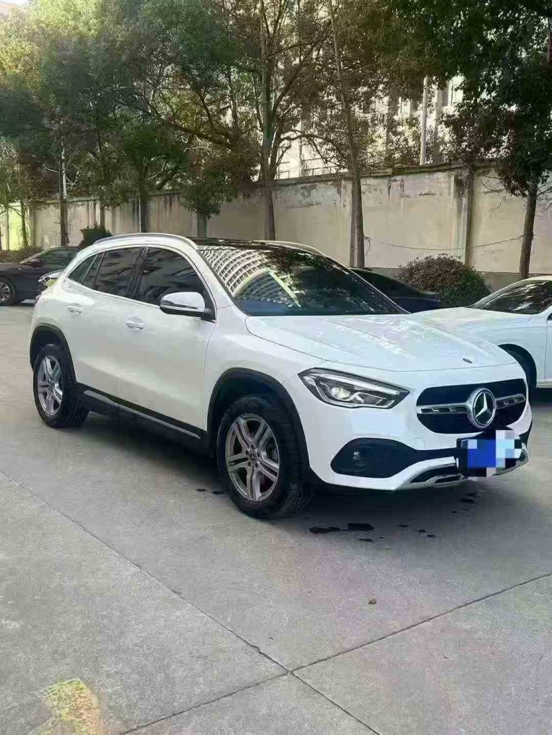 淮北23年奔驰GLA3